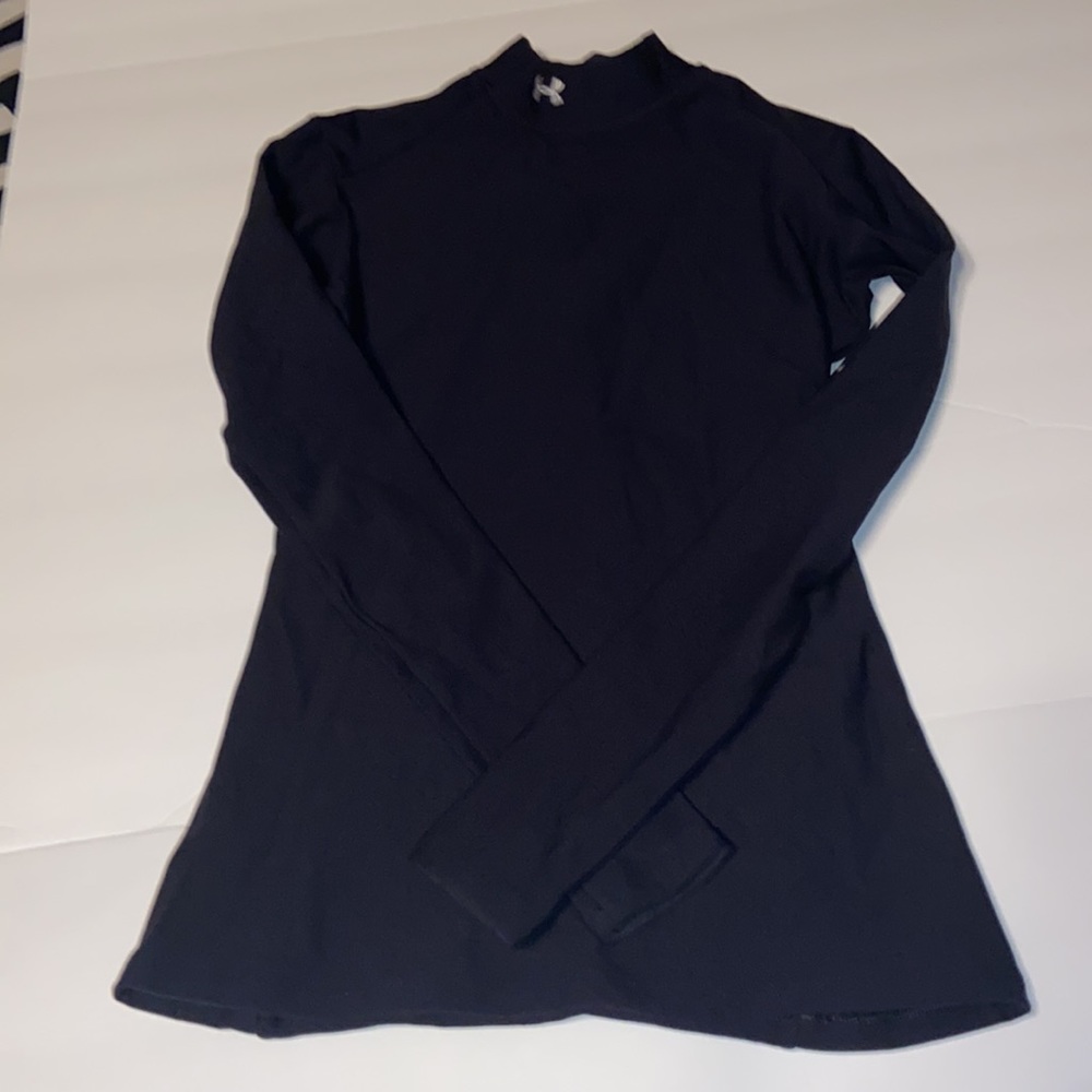 Under Armour black undershirt size MD